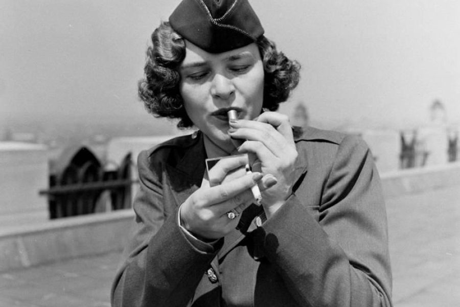 Drei Frauen - ein Krieg / Trois femmes reporters au cœur de la guerre (Trained to See/ Three Women and the War)