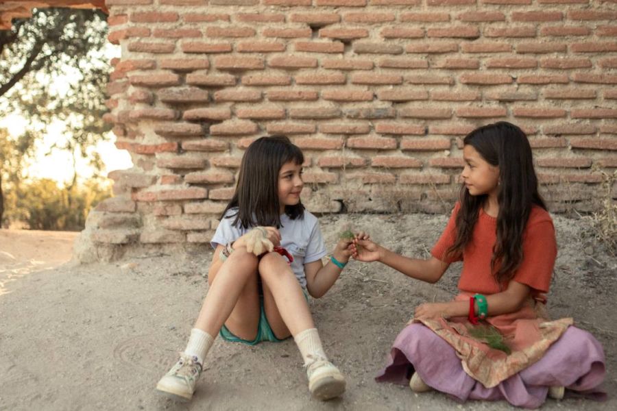 La niña de la cabra (Goat Girl)